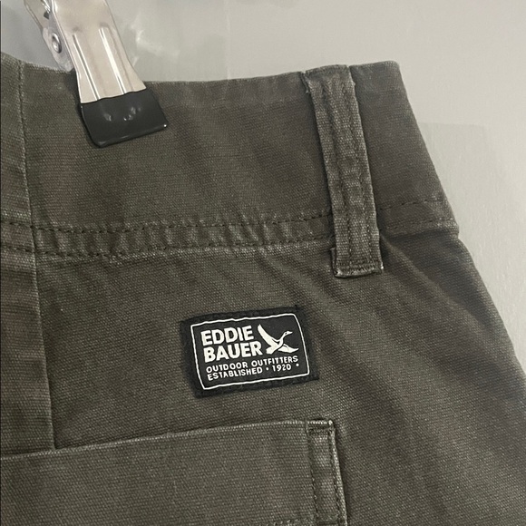 Eddie Bauer Dark Olive Women's Cargo Shorts Size 14 - Picture 6 of 7